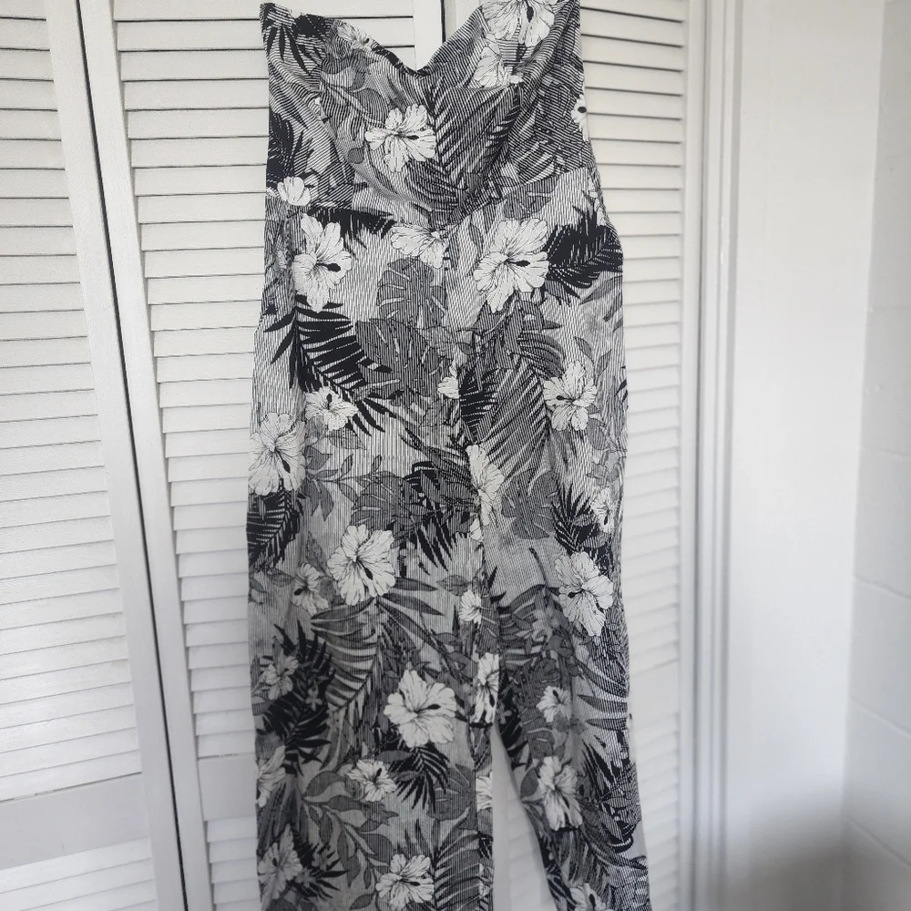 Romper - Picture 1 of 6